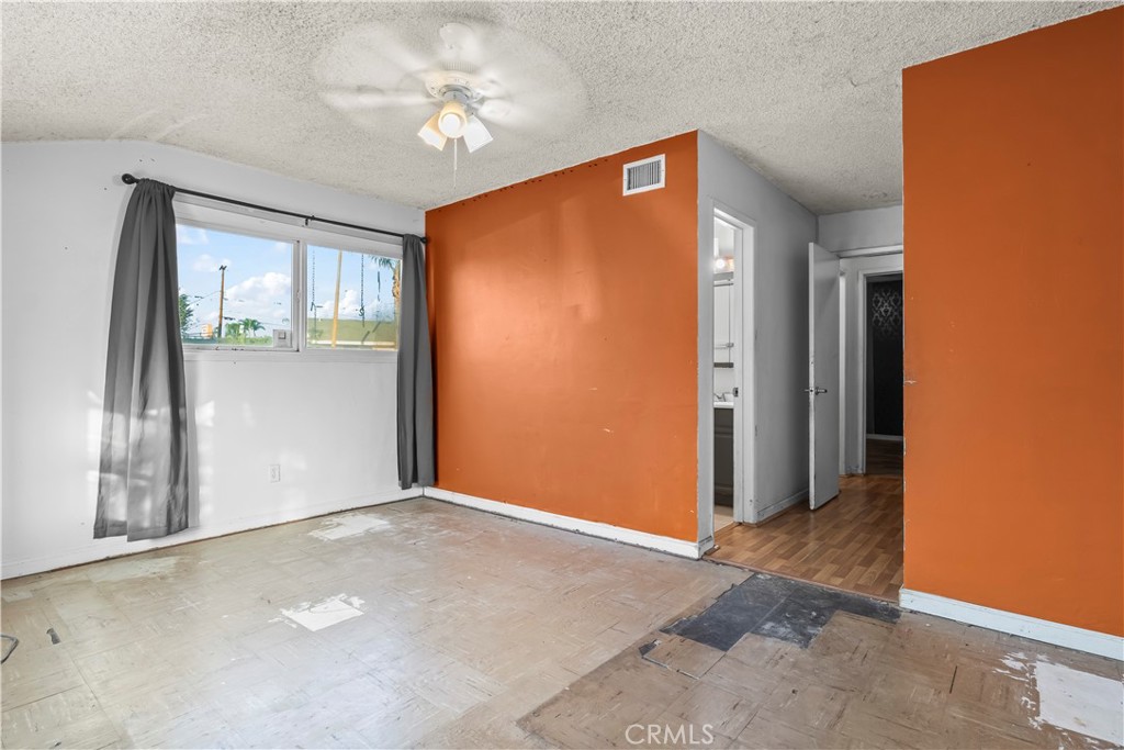 11140 Montlake Drive