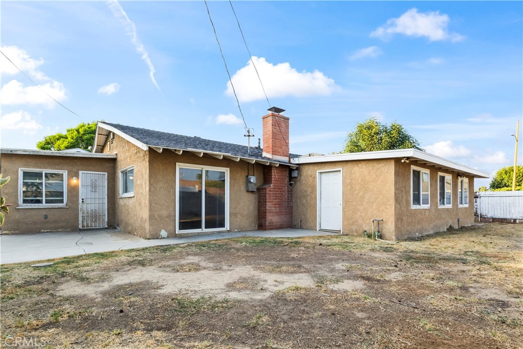 11140 Montlake Drive