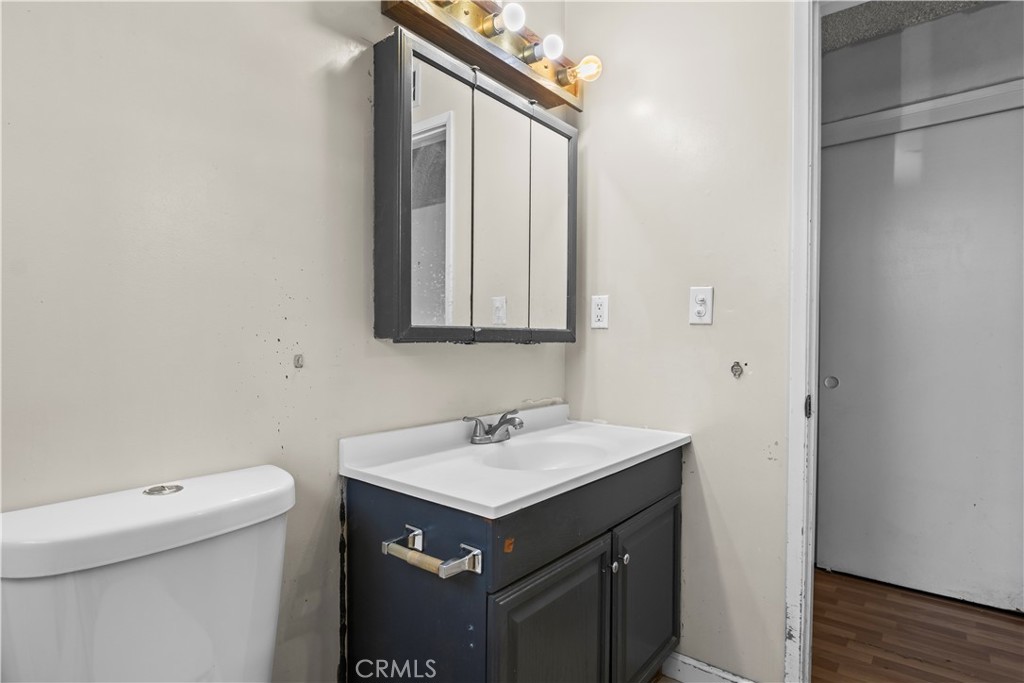 11140 Montlake Drive