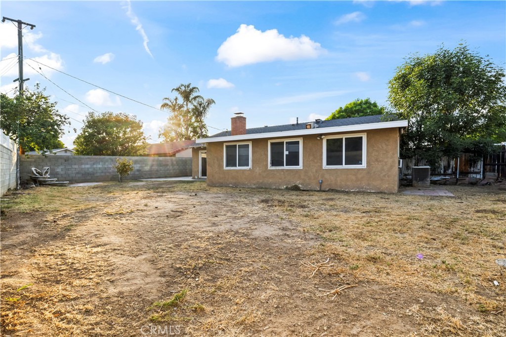 11140 Montlake Drive