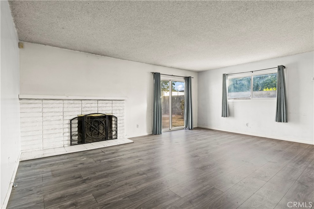 11140 Montlake Drive