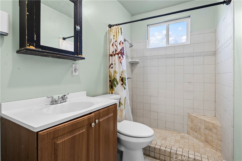 11140 Montlake Drive