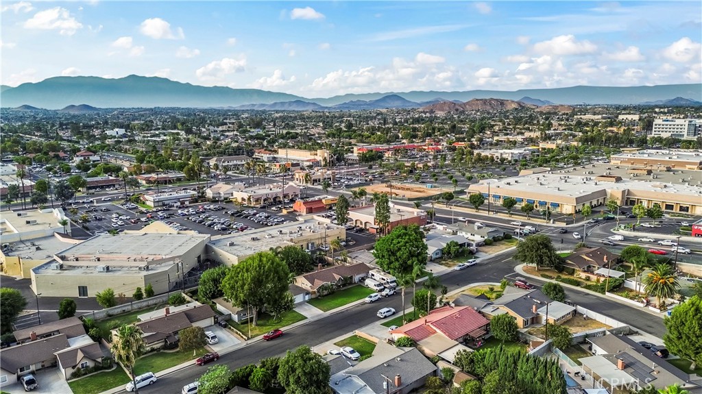 11140 Montlake Drive