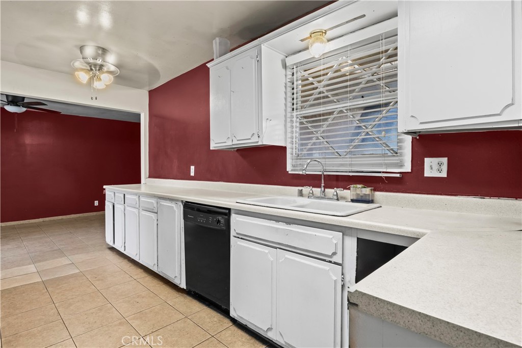 11140 Montlake Drive