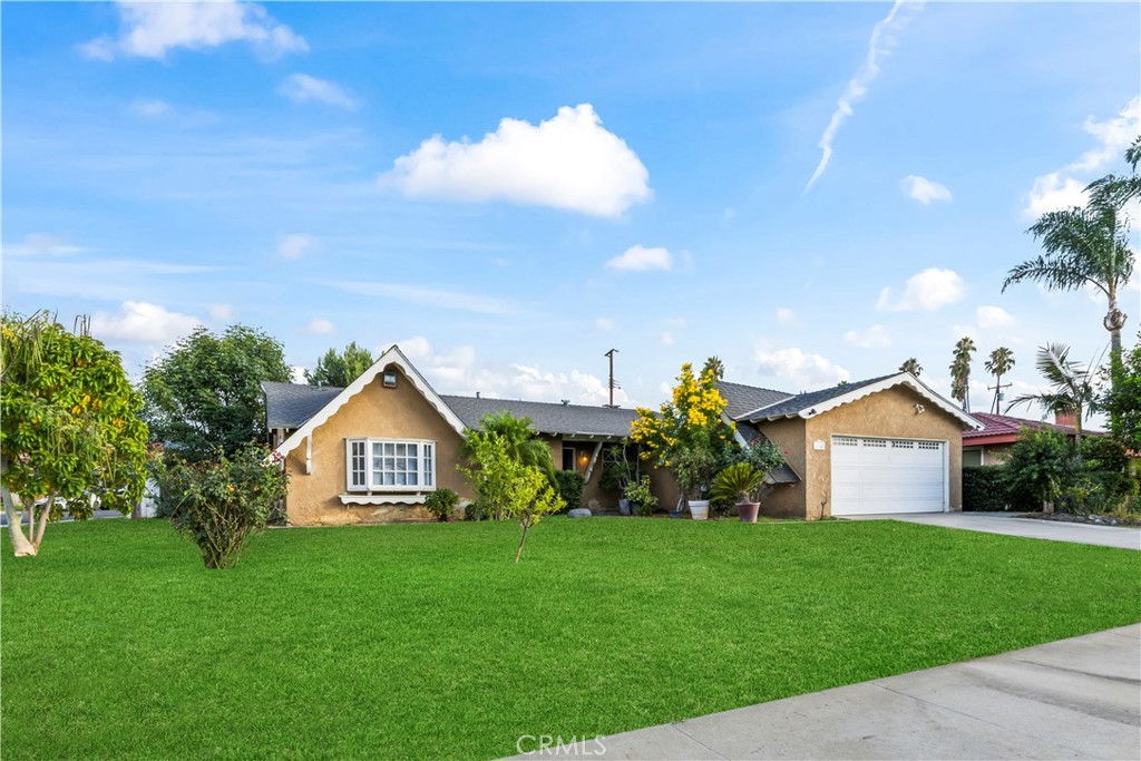 11140 Montlake Drive