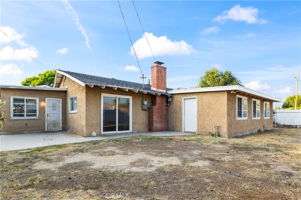 11140 Montlake Drive