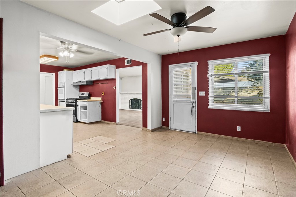 11140 Montlake Drive