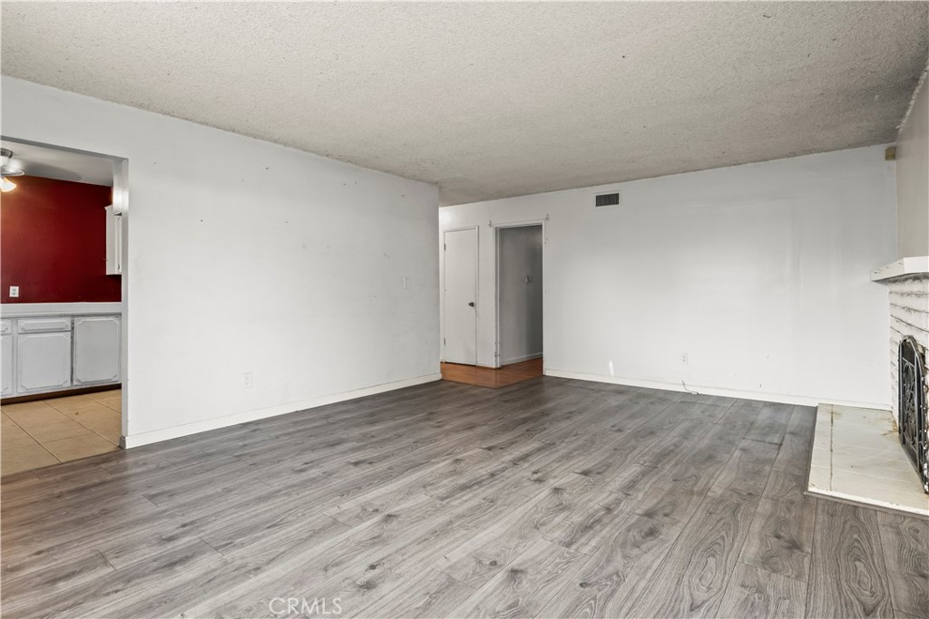 11140 Montlake Drive