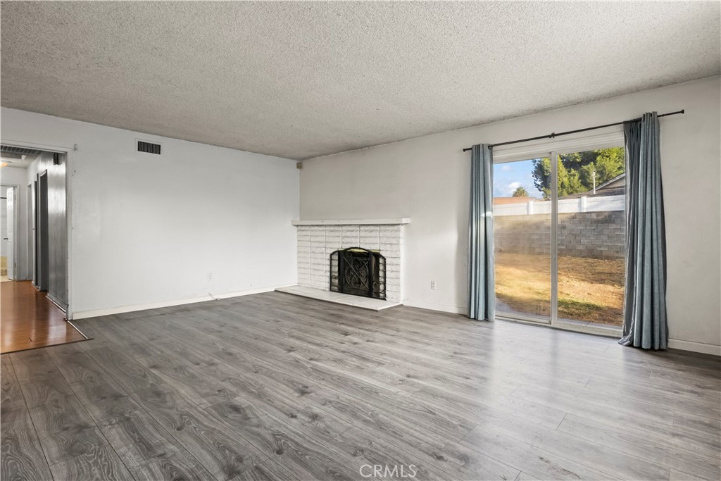 11140 Montlake Drive