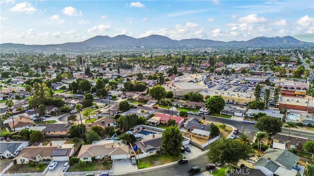 11140 Montlake Drive