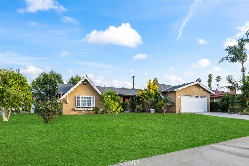 11140 Montlake Drive