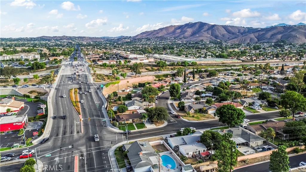 11140 Montlake Drive