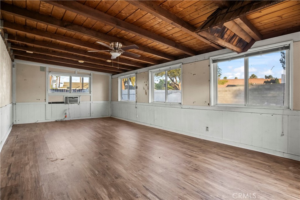 11140 Montlake Drive