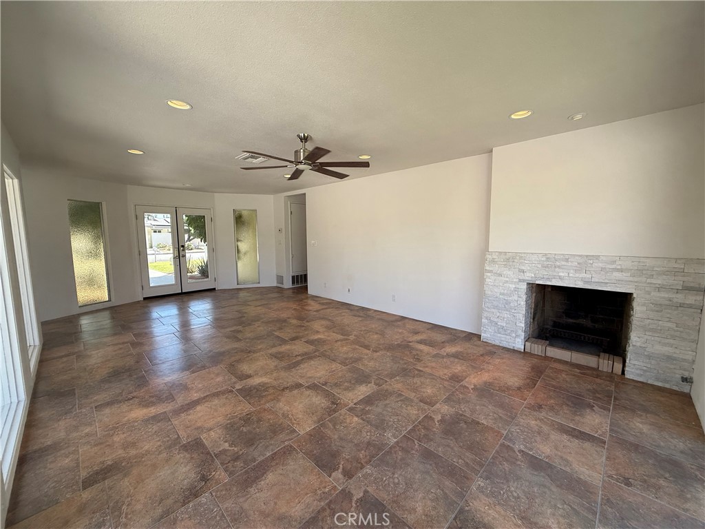 2217 S Bobolink Lane