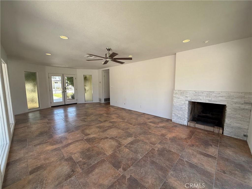 2217 S Bobolink Lane