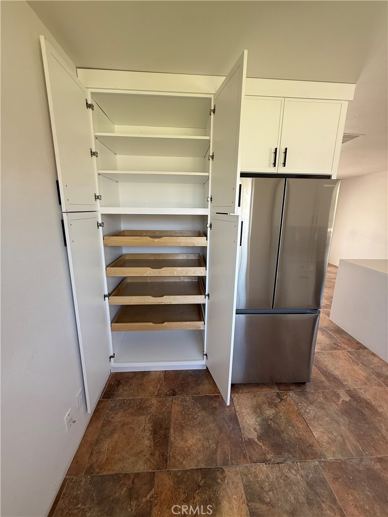 2217 S Bobolink Lane