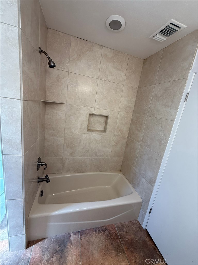 2217 S Bobolink Lane