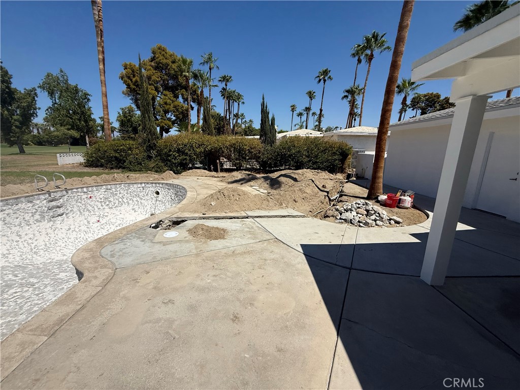 2217 S Bobolink Lane