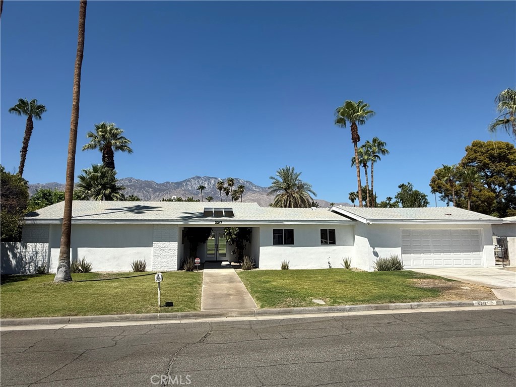 2217 S Bobolink Lane