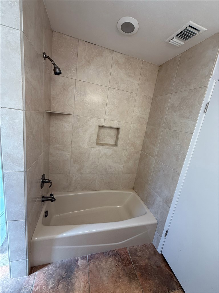 2217 S Bobolink Lane