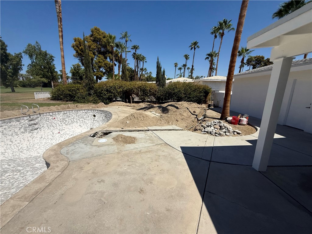 2217 S Bobolink Lane