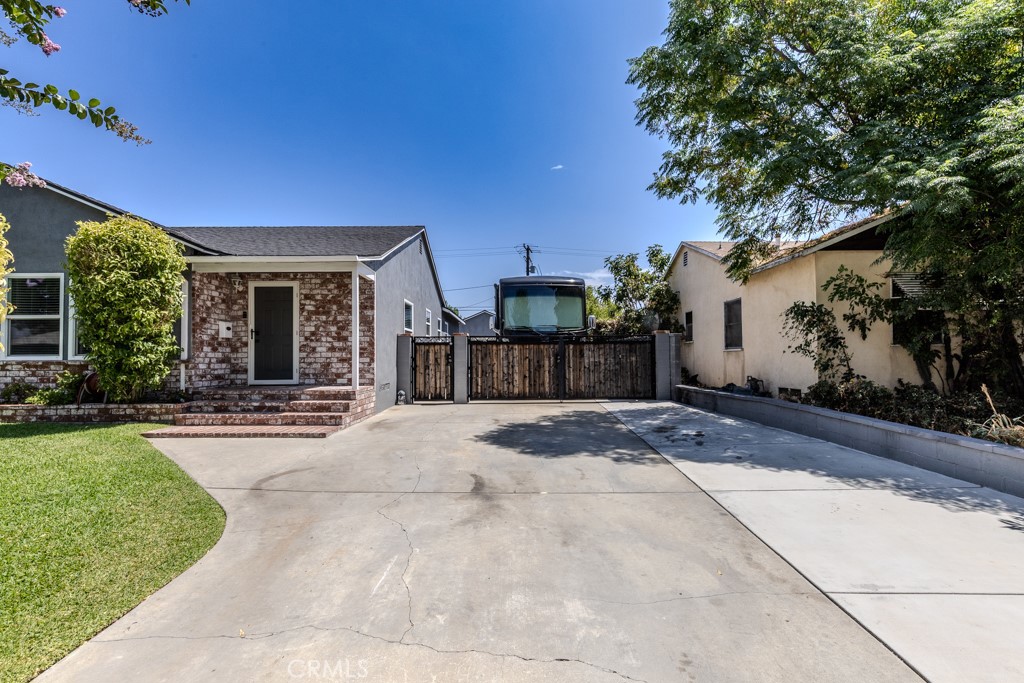 338 N Lyall Avenue