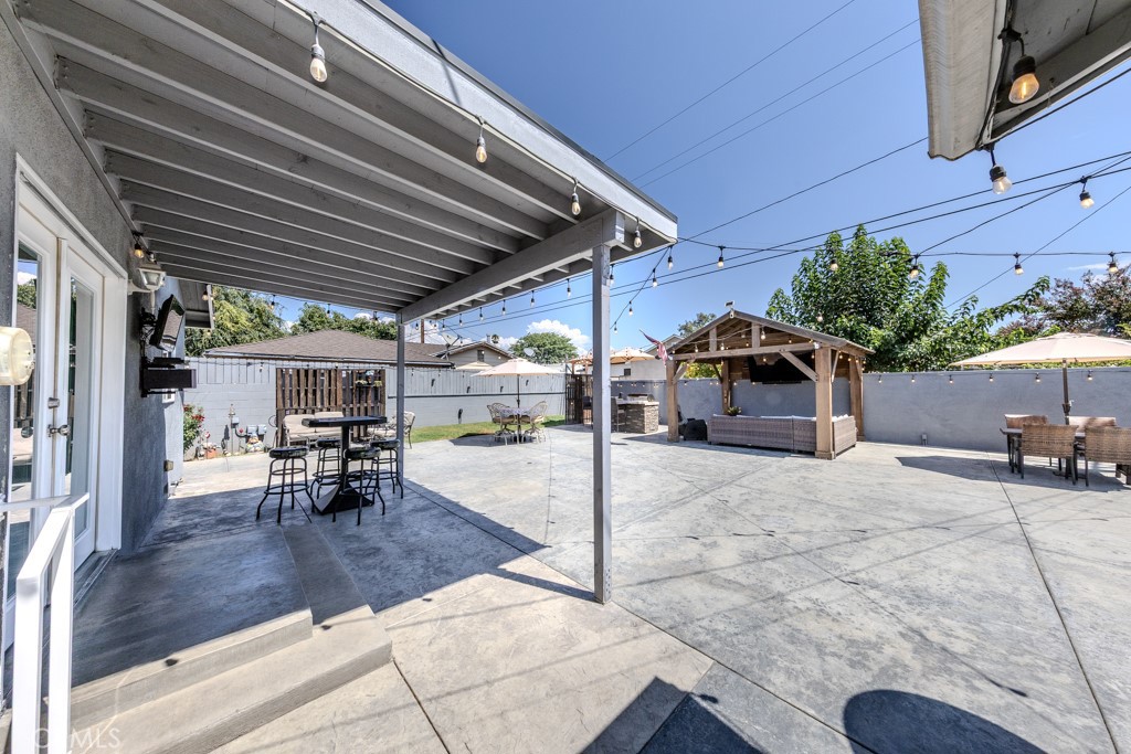 338 N Lyall Avenue
