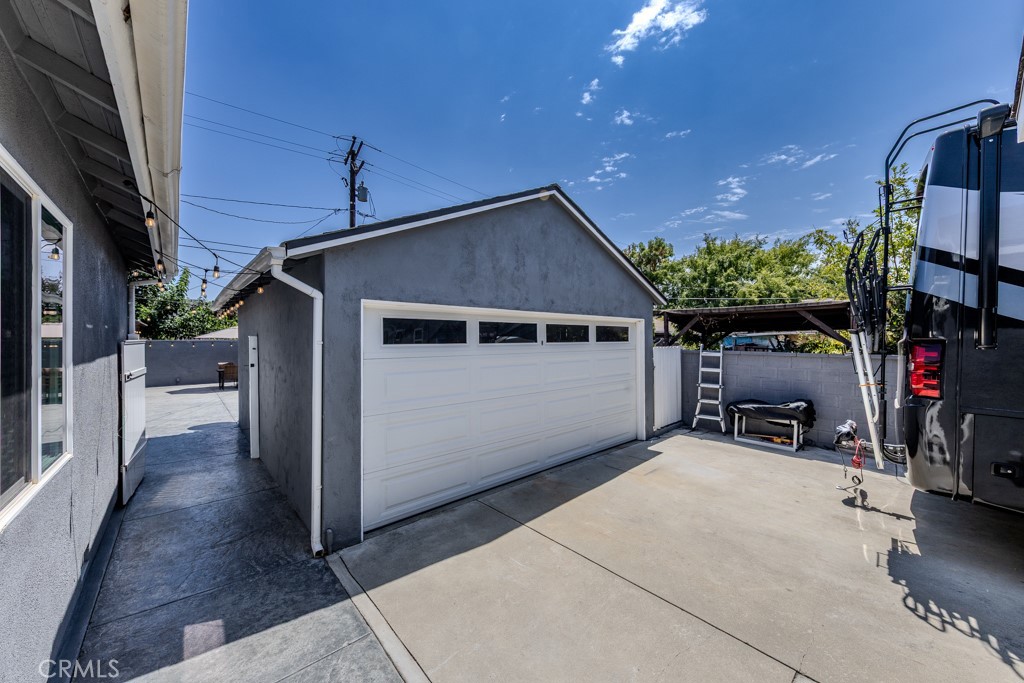 338 N Lyall Avenue