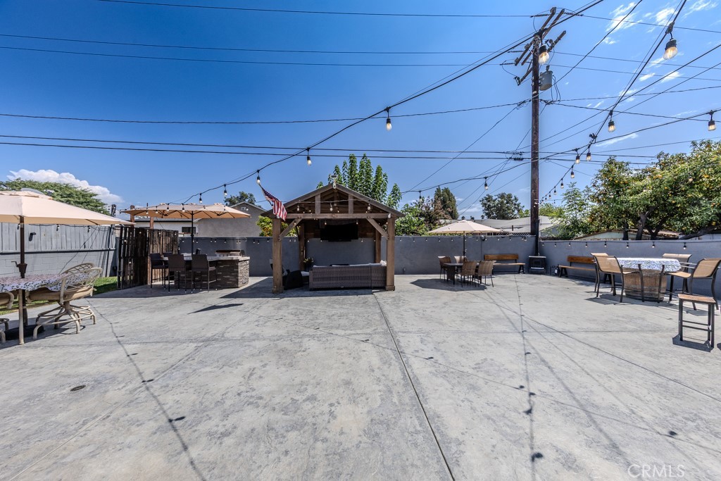 338 N Lyall Avenue