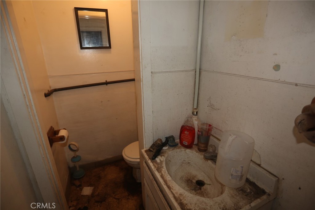 5588 Atlantic Avenue