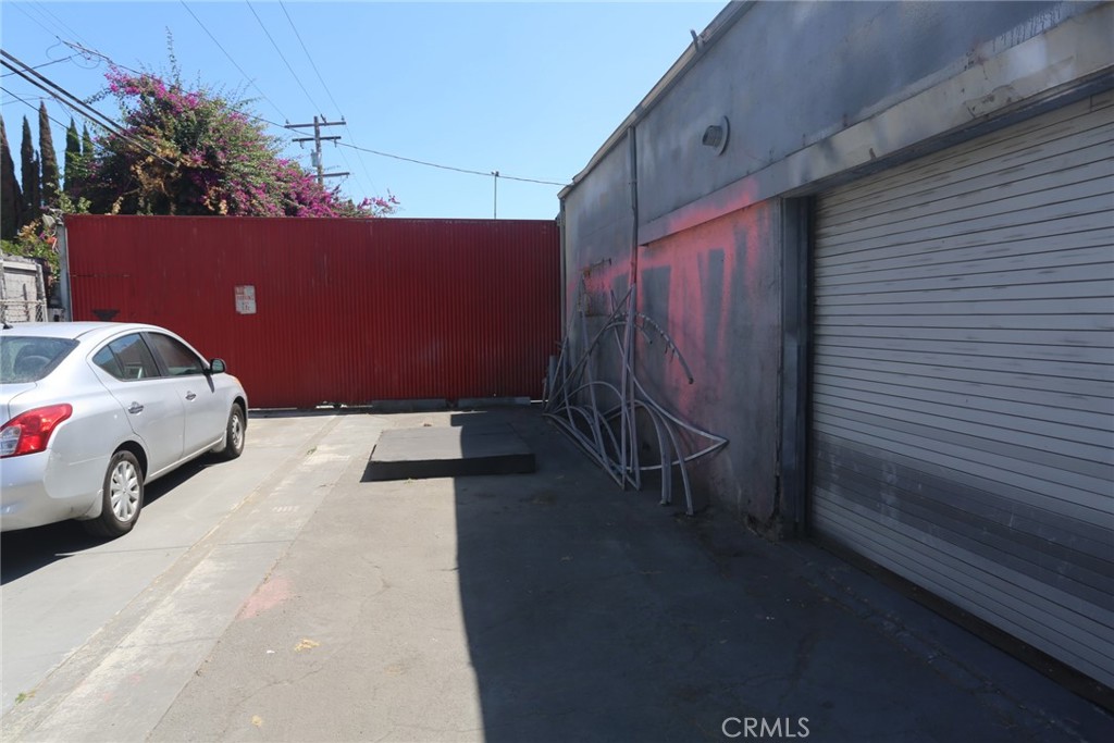 5588 Atlantic Avenue