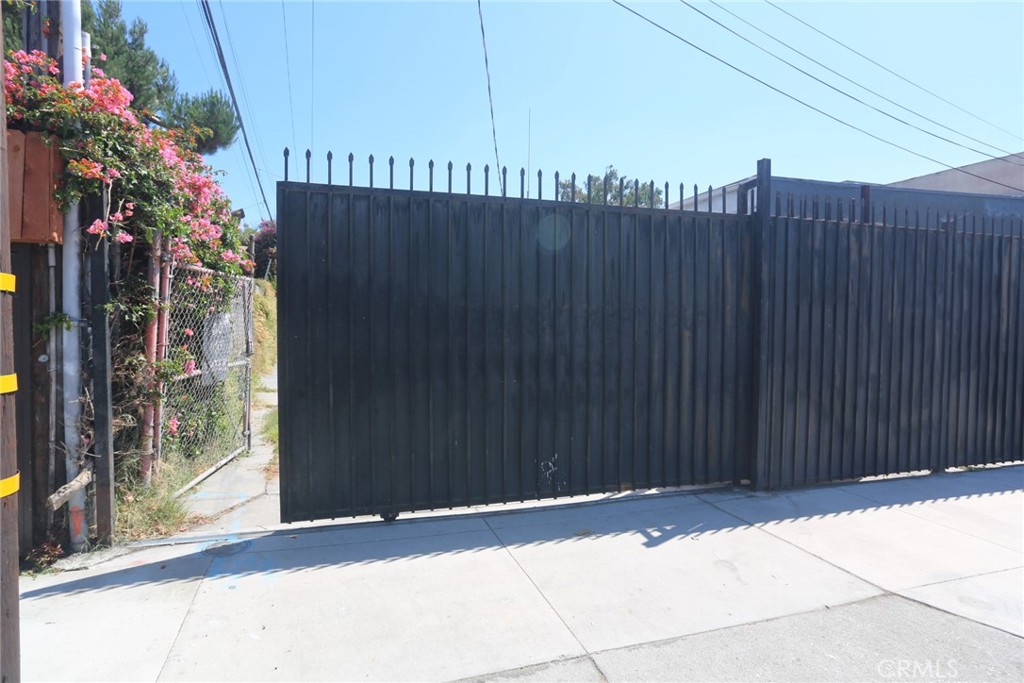 5588 Atlantic Avenue