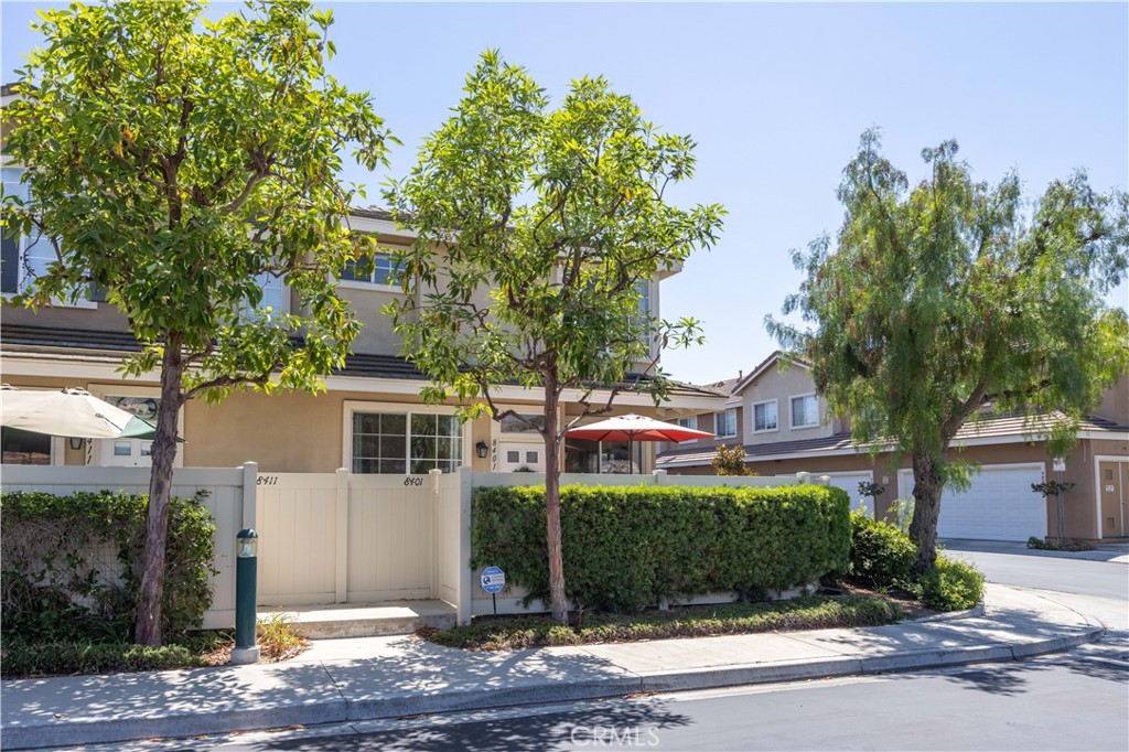 8401 E Durango Way