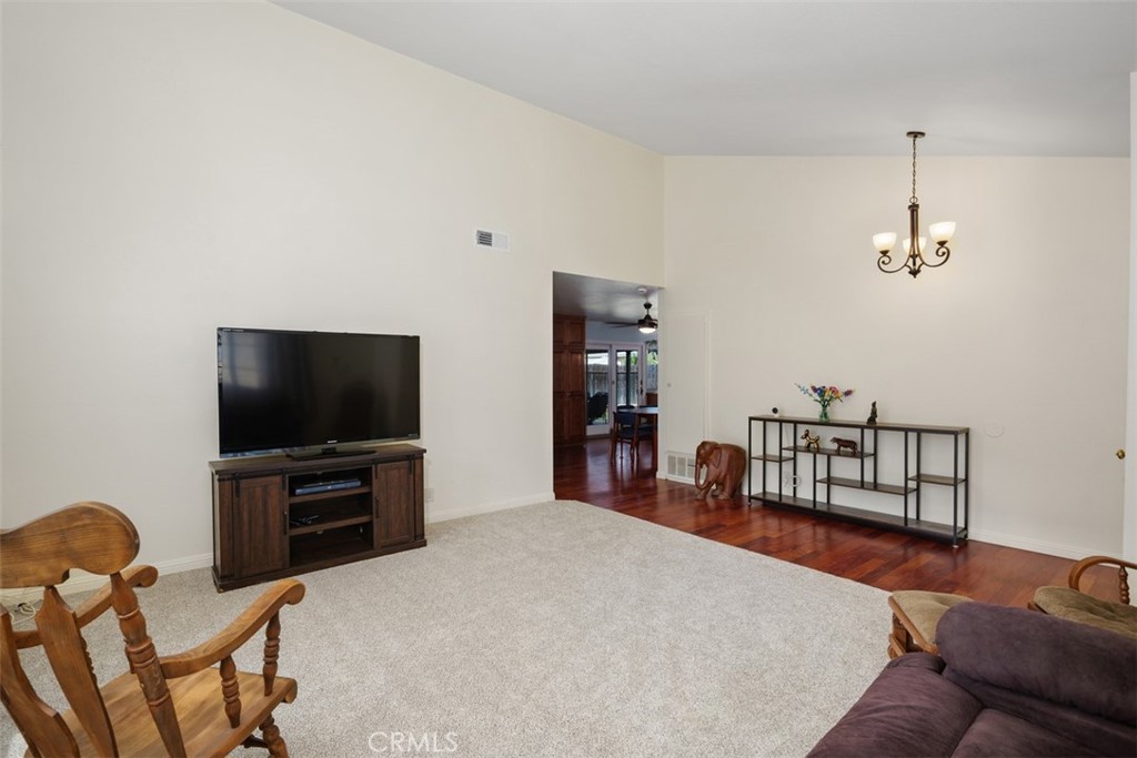 1817 N Symphony Street