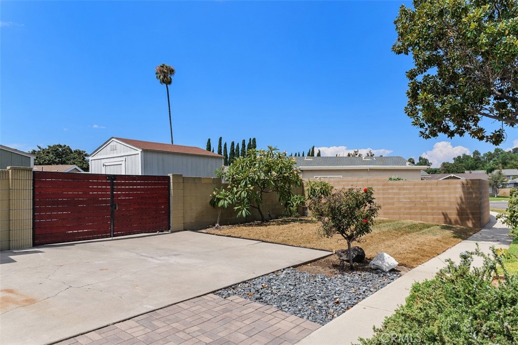 1817 N Symphony Street