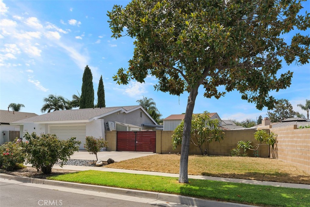 1817 N Symphony Street