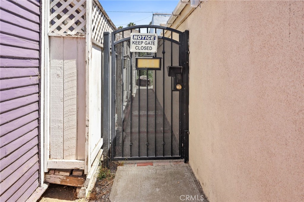 932 Coronado Avenue