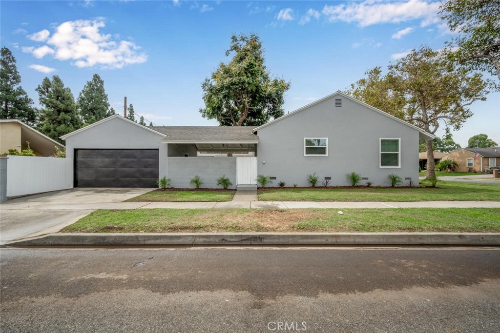 5744 Castana Avenue