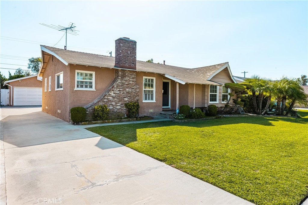1564 W Palais Road
