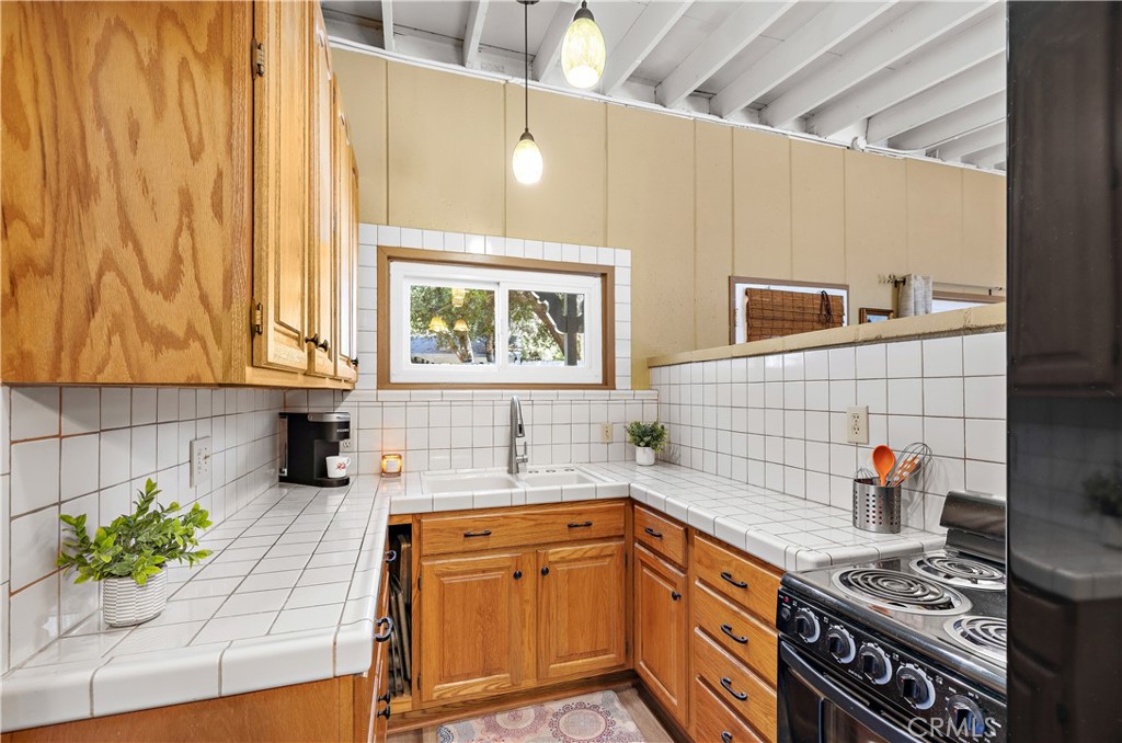 29120 Shadybrook Drive