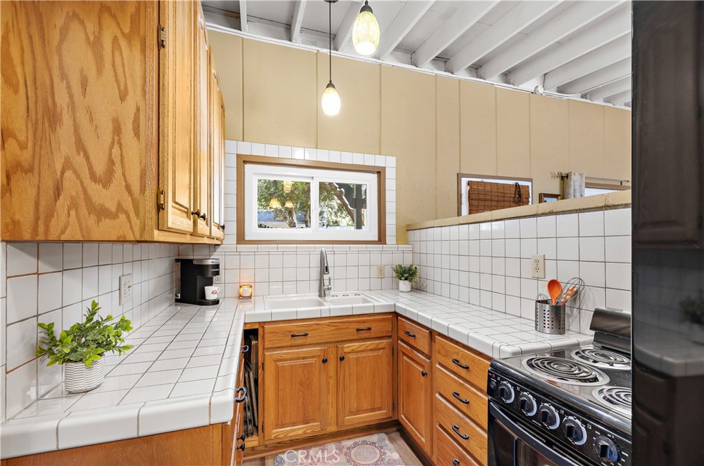 29120 Shadybrook Drive