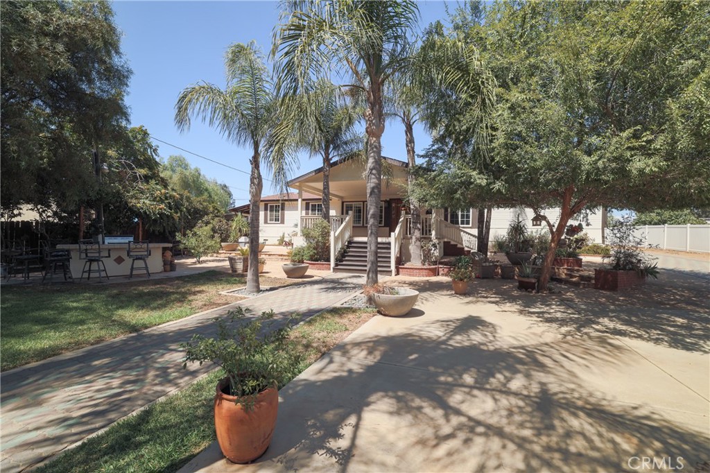 21510 Floral Avenue