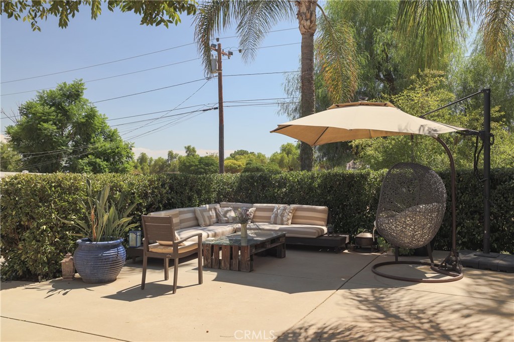 21510 Floral Avenue