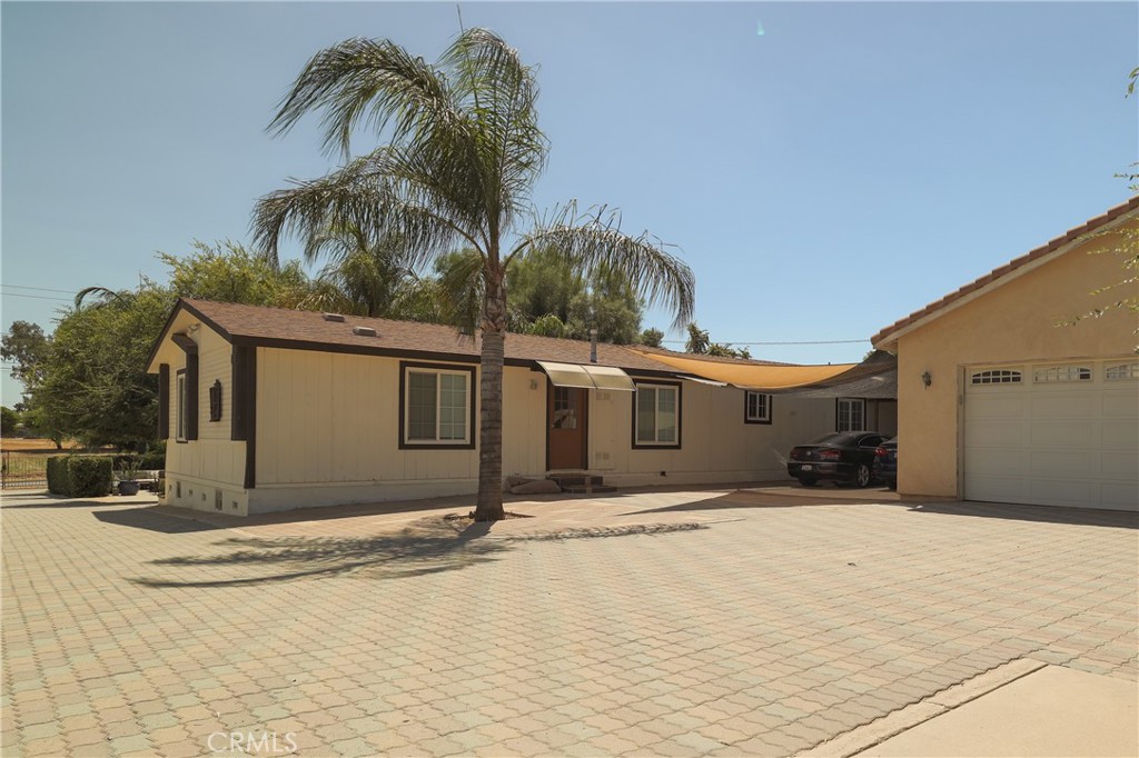 21510 Floral Avenue
