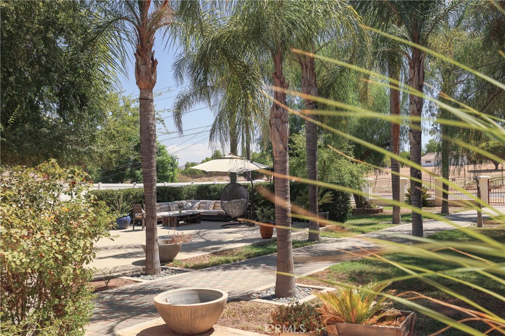 21510 Floral Avenue