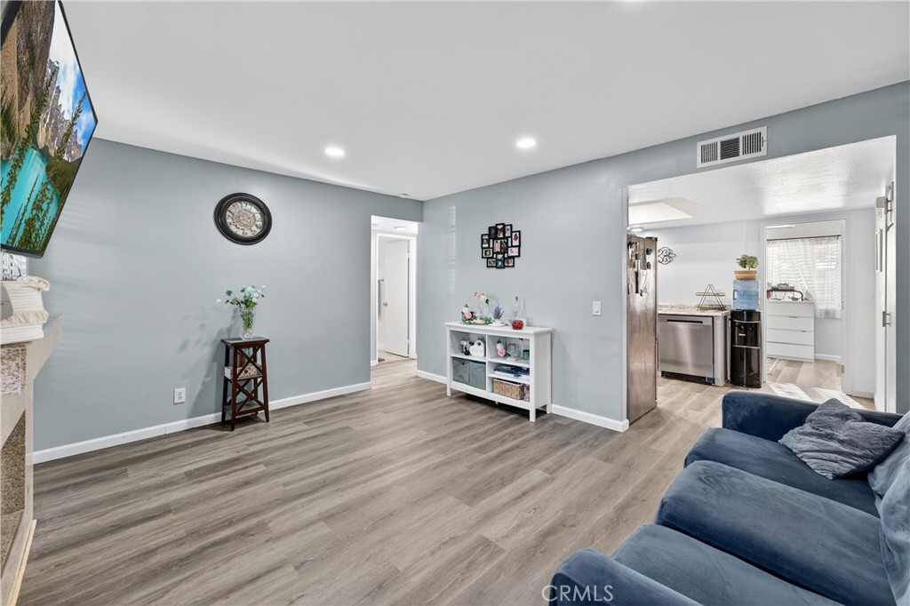 1501 S Raitt Street 115