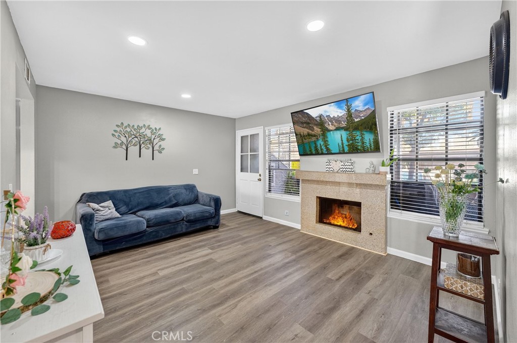 1501 S Raitt Street 115