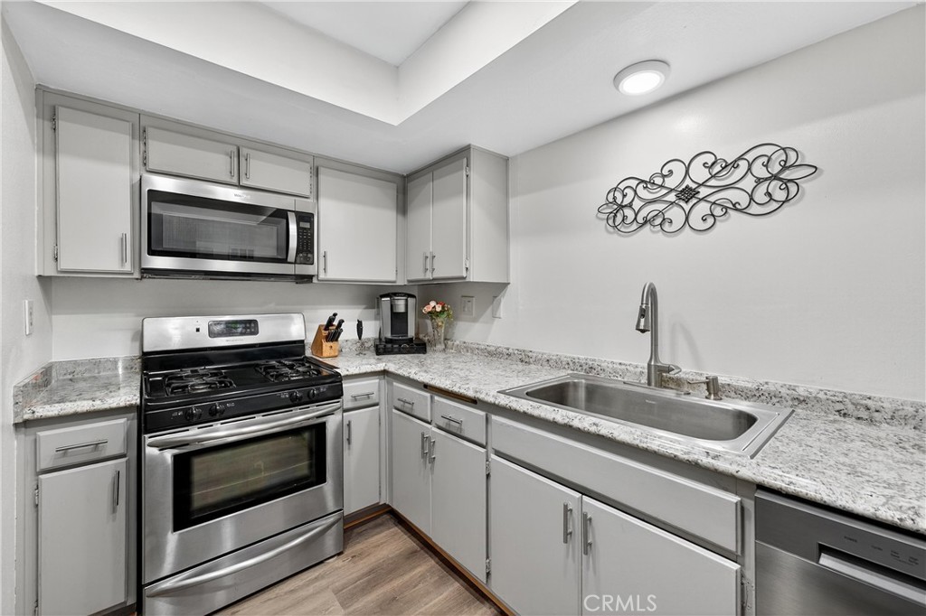 1501 S Raitt Street 115