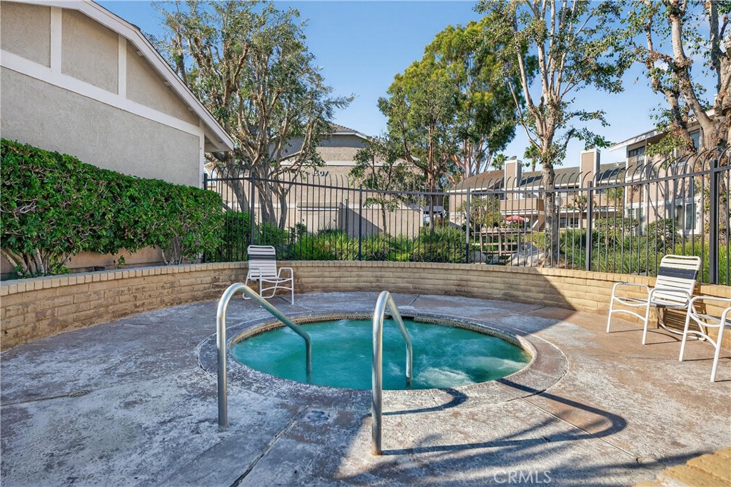 1501 S Raitt Street 115