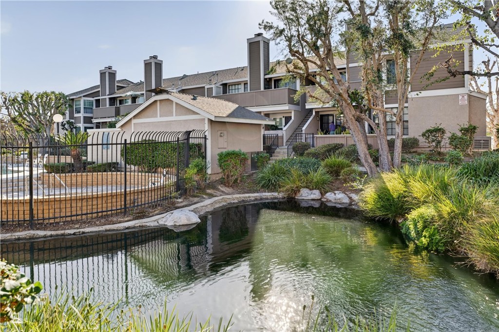 1501 S Raitt Street 115